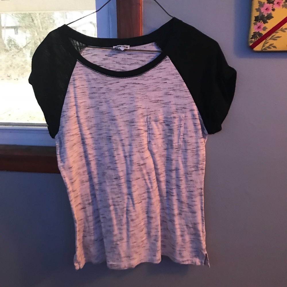 Black and get t shirt